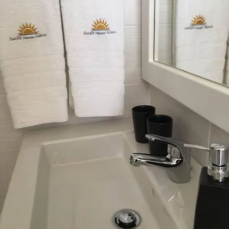 2 Bedrooms With Sea View Furnished Garden And Wifi At 1 Km Away From The * Faja de Baixo